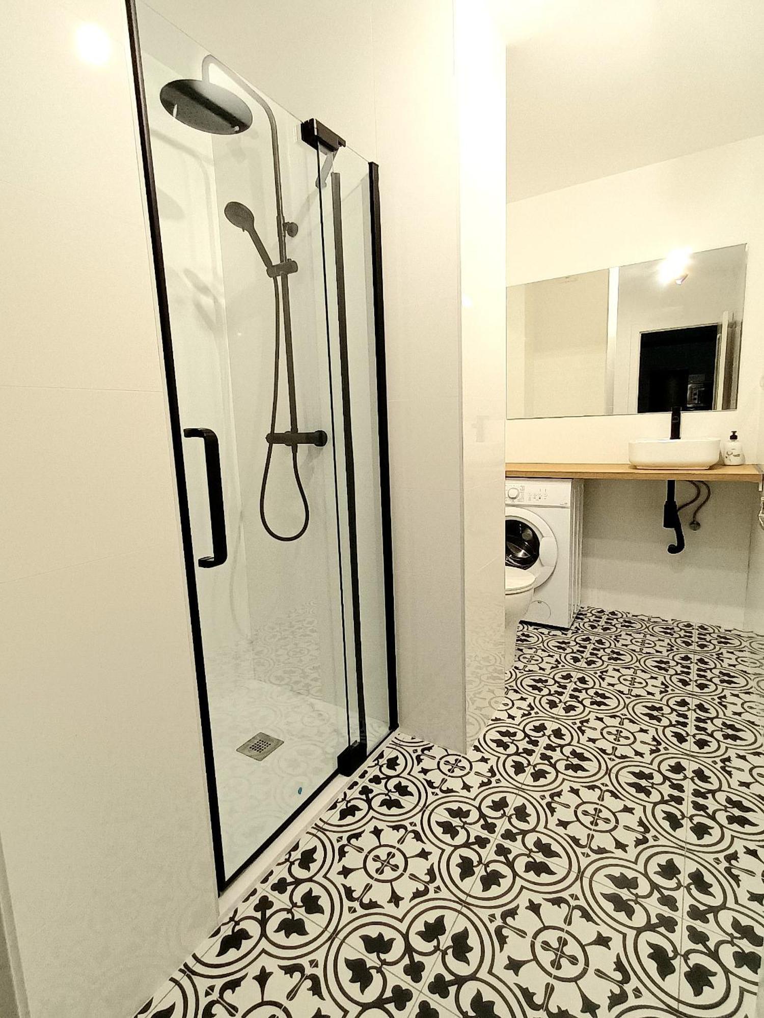 Apartamento Vacacional Cuarteles Málaga Eksteriør billede